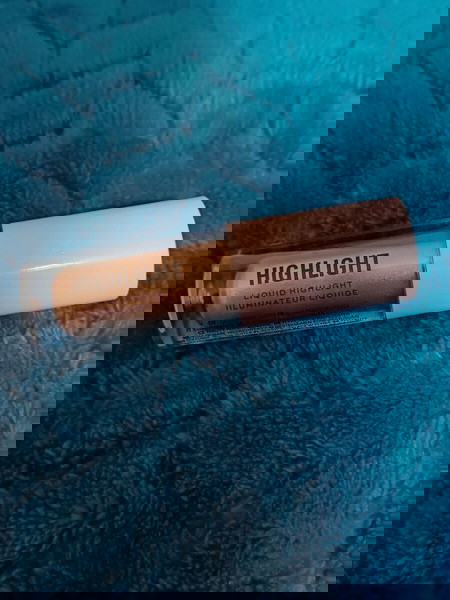 Revolution Liquid Highlighter – Χρυσή Λάμψη