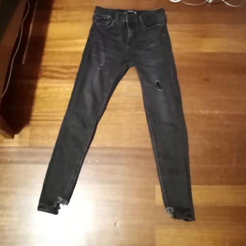 Stradivarius high-waisted jeans new with rips, size 36