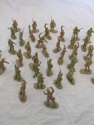 Military figurines used, pack of 37, 1970-1990, African corps, British paratroopers, Japanese, Greeks