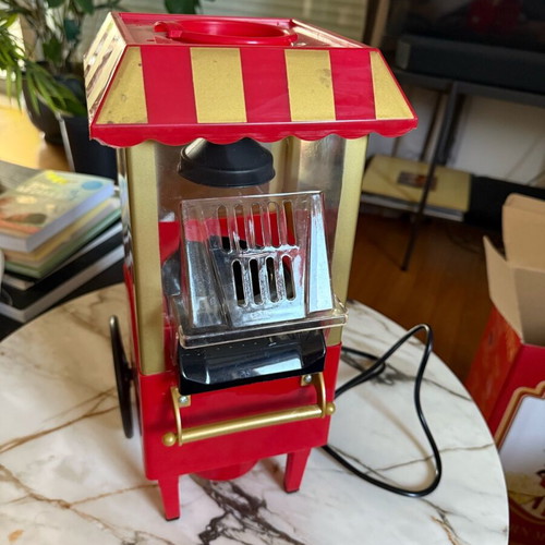 Popcorn maker like new with air
