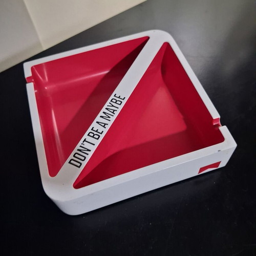 Marlboro ashtray, 12.5x12.5x3.5 cm