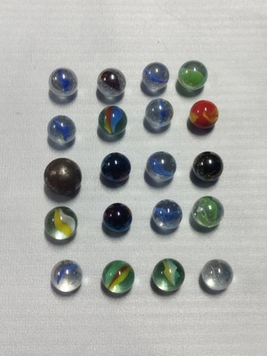 Set of 20 marbles like new