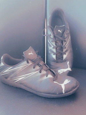 Puma ποδοσφαιρικά μεταχειρισμένα με σχάρα, μέγεθος 38, μαύρα
