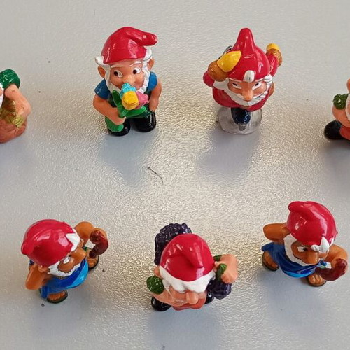 Collectible figures with dwarfs from Kinder Surprise eggs 1994, like new, set of 9