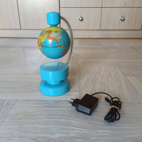 Illuminated globe used, needs repair