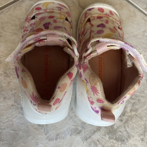 Biomechanics baby shoes size 24, like new, lightly worn