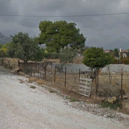 Land in Nea Makri 620 m² corner plot outside plan