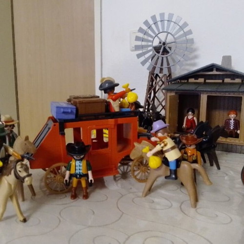 Playmobil set with many figures used