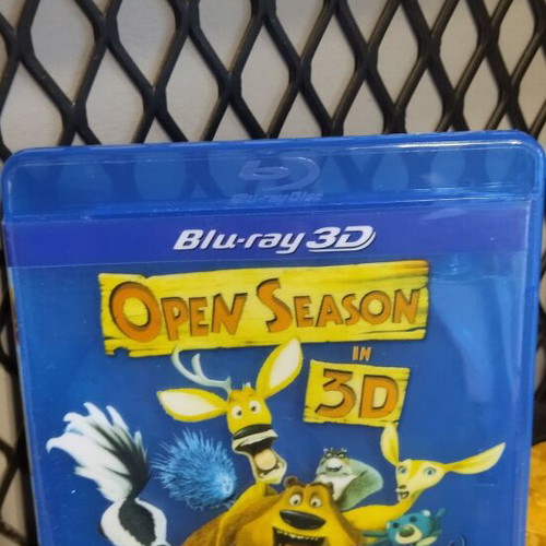 Open Season Blu-ray like new, dubbed