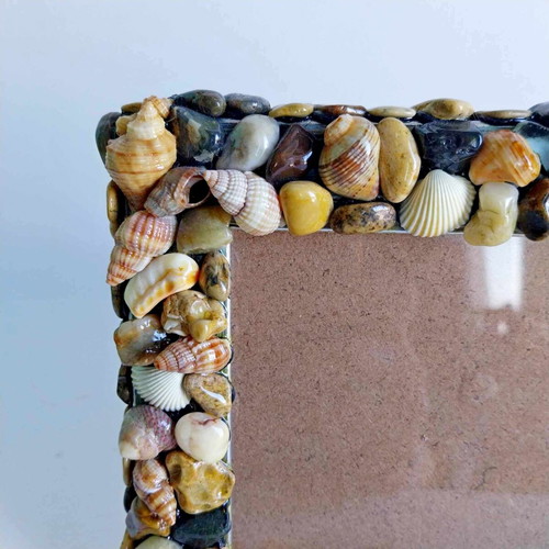 Photo frame like new, hand decorated with sea shells and stones