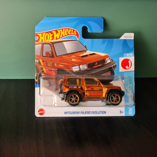 Hotwheels Mitsubishi Pajero Super Treasure Hunt new