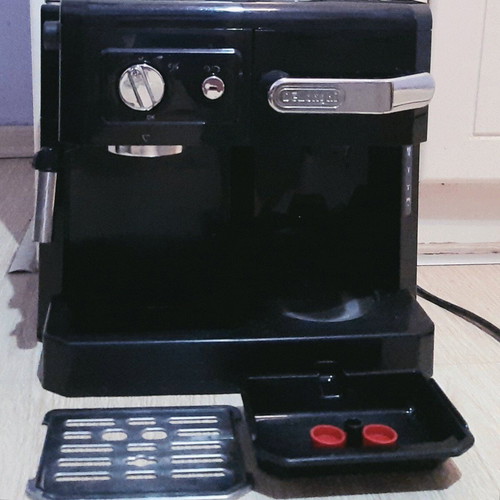 Delonghi Multi-Coffee Maker used, black, 1750W, 15 bar pressure