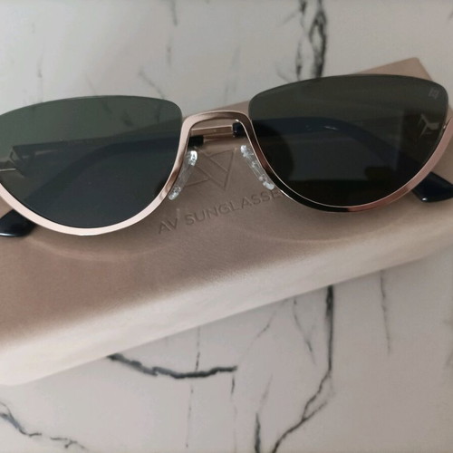 AV Zuma Gold sunglasses like new, gold