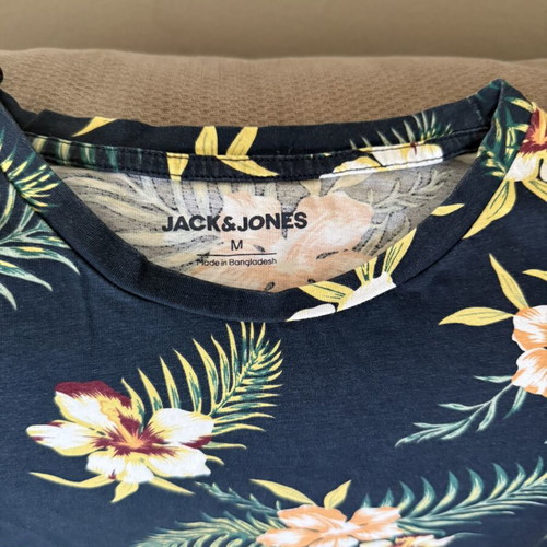 Jack & Jones T-shirt beachwear multicolor size M like new