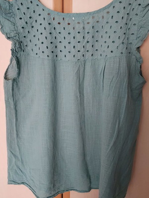 Vergi blouse with ruffles new, green