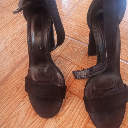 High Heeled Black Sandals used, size 38, strappy