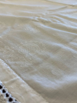 Tablecloth used 130x133cm