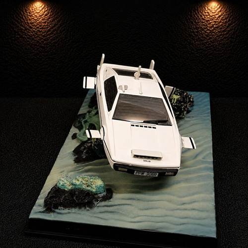 Lotus Esprit Submarine 1:43 The Spy Who Loved Me James Bond collectible