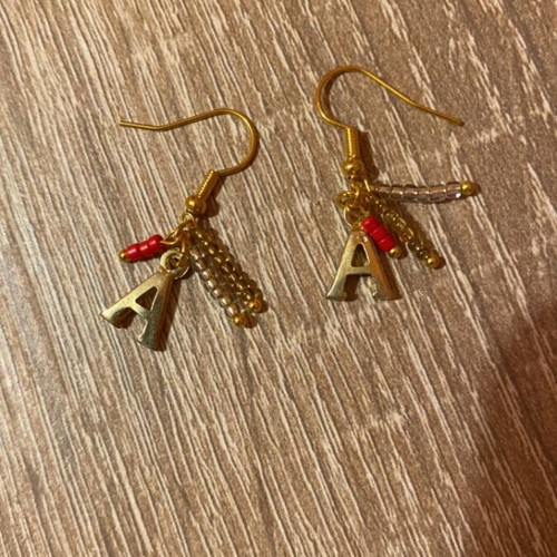 Handmade earrings A in gold and red tones