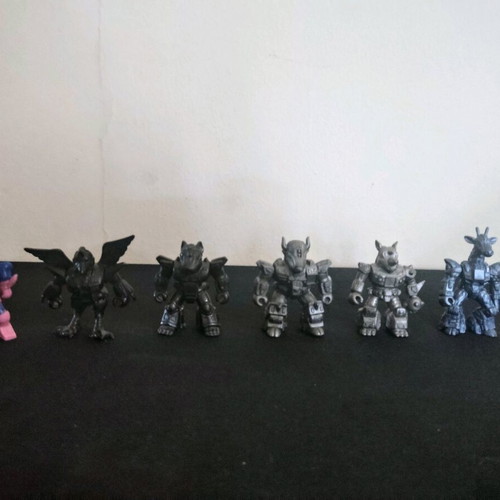Collectible Teratomachoi and Battle Beast Transmegator figures like new, pack