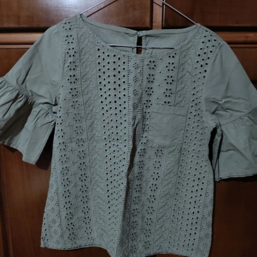 Blouse with lace front and elbow-length sleeves new, size S-M, 100% cotton