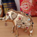 Two elephant figurines like new