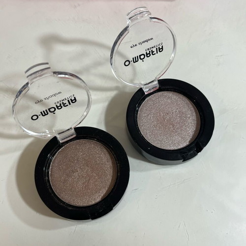 Set 2 Omorfia eyeshadows like new