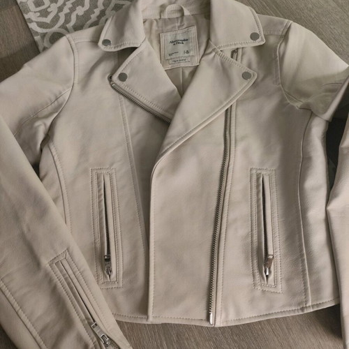 Abercrombie short cream jacket like new