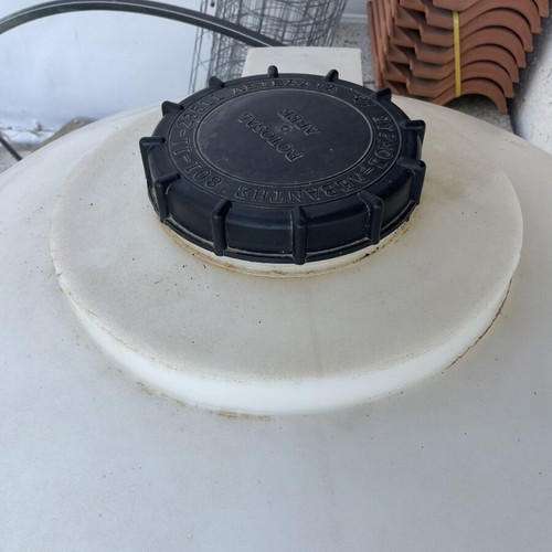 Oil container used, needs cleaning inside