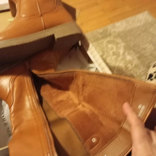 Boots color tabac size 39 like new with fur lining