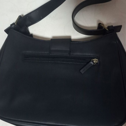 Women's bags used, 2 pieces, Doca and Diva, crossbody and shoulder, black and green
