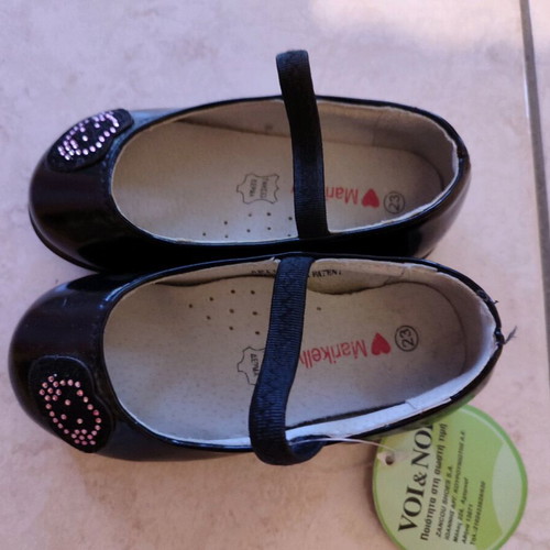 Girls' ballerina shoes new, size 23, black