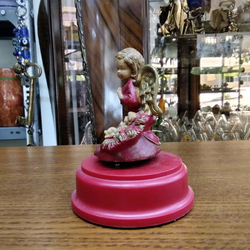 Musical figurine like new with Nativity theme