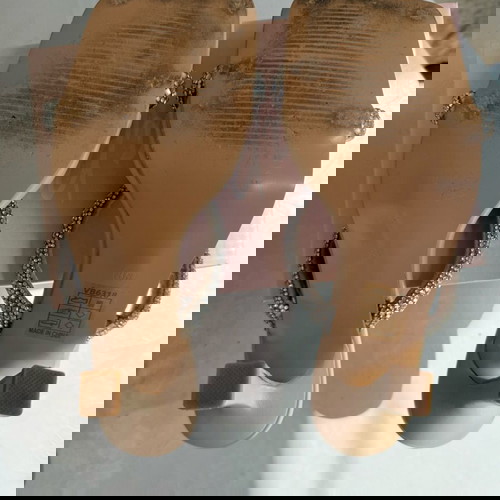 Πέδιλα με κρύσταλλα