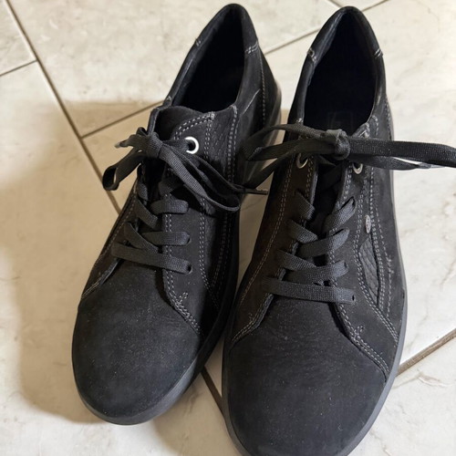 Women's black leather suede athletic shoes like new size 40