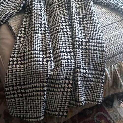 Checked coat with velvet collar, like new, size L