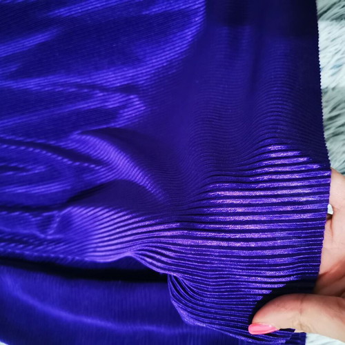 Purple blouse with pleat and 3/4 sleeve like new, sizes M and L