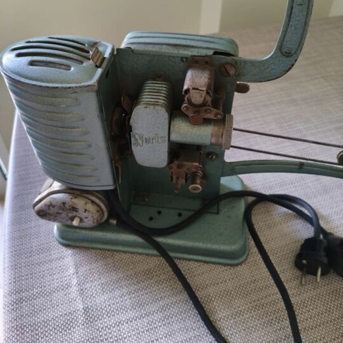 Noris Movie Projector 16 mm used, 1952 German model with spare lamp