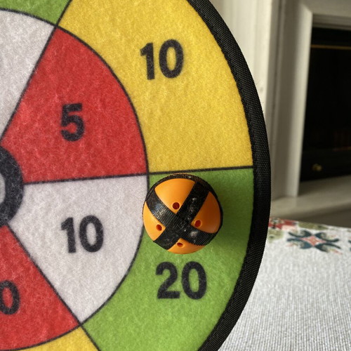 Felt Target Game with 2 Balls by Decathlon like new