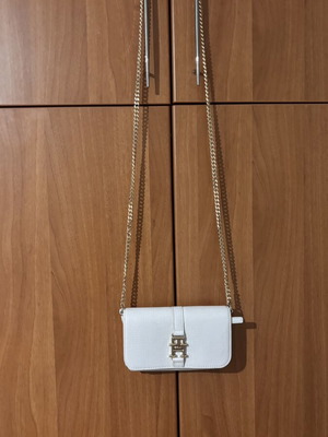 Tommy Hilfiger crossbody bag used, beige with metal chain