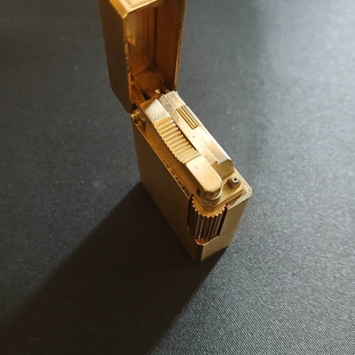 S.T. Dupont Ligne 2 lighter used, yellow gold finish