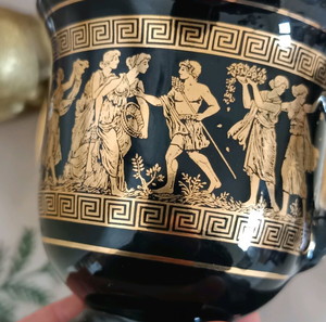Συλλεκτικό Σετ Πορσελάνης με Χρυσό 24K – Ελληνικής Κατασκευής (6 Τσαγιού + 4 Καφέ)