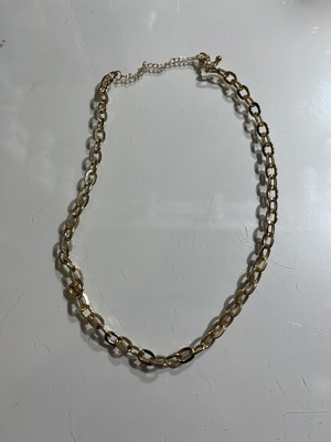 Gold chain necklace like new