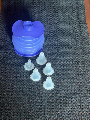 Tupperware κορνέ ζαχαροπλαστικής σαν καινούργιο με 5 διαφορετικές άκρες