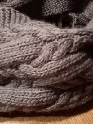 Large neck scarf like new