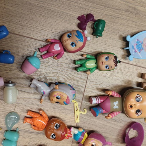 Cry Babies figures used with many accessories and Frozen set