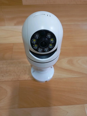 Bulb security WiFi camera used, in good working condition