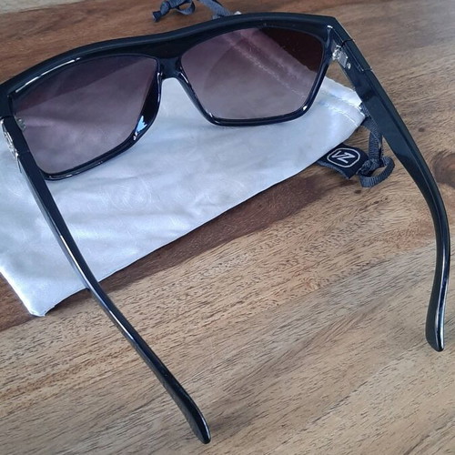 Von Zipper Giggles sunglasses like new, black