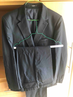 Men's dark blue suit used, jacket size 52, trousers size 48
