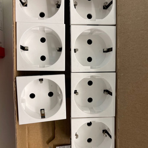 Legrand Mosaic Schuko Single Socket Installation Set 8 Pieces new